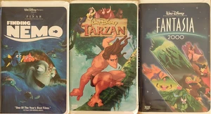 Lot of 3 Walt Disney VHS NTSC Video Tapes Movies TARZAN-FANTASIA 2000-FINDI NEMO - Imagen 1 de 4