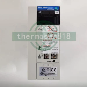 1PZ Servoazionamento Mitsubishi MR-J2S-40A-EB Nuovo - Foto 1 di 9