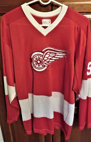 Vintage 1960's Detroit Red Wings Gordie Howe # 9 Medium adult Jersey Sandow Cover