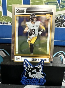 2022 Chronicles Score Silver Prizm Rookie #SP-301 - Kenny Pickett - Steelers RC - Picture 1 of 3