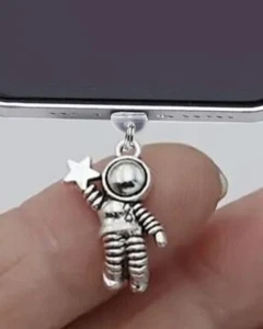 Astronaut Star Poussière Plug Port Anti Poussière USB C Seulement Téléphone Portable Accessoires Cadeau - Photo 1 sur 3