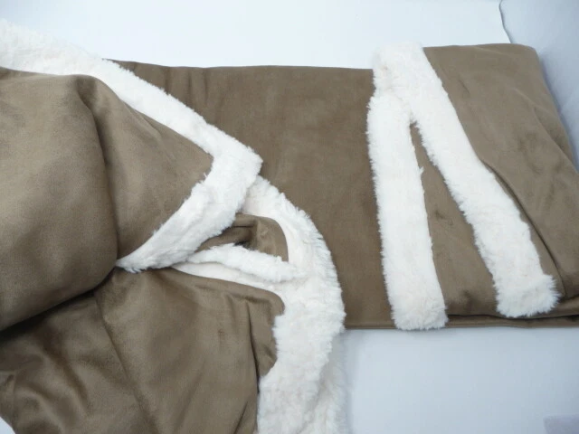 Funda de almohada de piso Pottery Barn Kids Sherpa imitación gamuza 44" cuadrada Foto 1 de 1