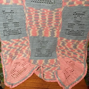 Pink Blue Teddy Kids Knitted Crochet Blanket Throw  - mark - Picture 1 of 10