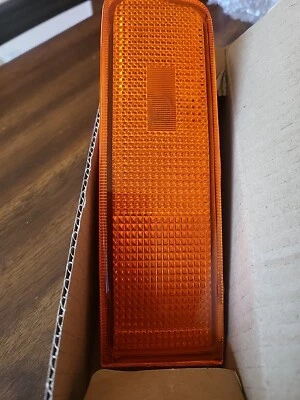 LUZ MARCADORA LATERAL IZQUIERDA LADO CONDUCTOR NISSAN MAXIMA MODELO 95-99 Foto 1 de 4