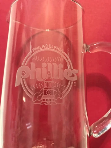 Vintage MLB  Philadelphia Phillies w/City Hall  Etched Glass Pitcher 40oz Cover