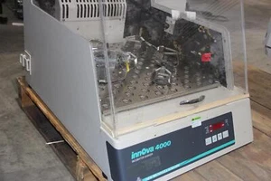 Nueva coctelera incubadora Brunswick Scientific INNOVA 4000 - Imagen 1 de 5