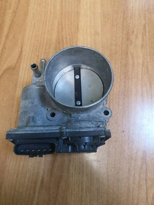 VÁLVULA DE CUERPO DE ACELERADOR 22030-31090 PARA LEXUS RX450H 2016-2021 IV 3.5 V6  Foto 1 de 3