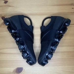 Nike Air Vapor max Flyknit Moc Triple Black Trainers Size 5.5 UK AA4155-004 - Picture 1 of 7