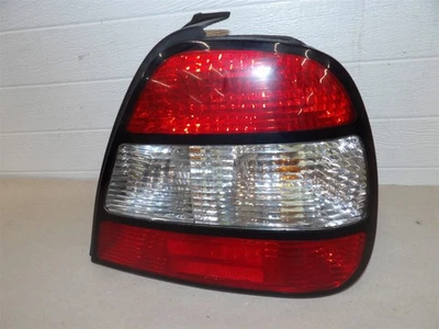 LEGANZA 1997-2002 -quarter panel mounted RH PASSENGER SIDE TAILLIGHT ASSEMBLY - Image 1 of 4