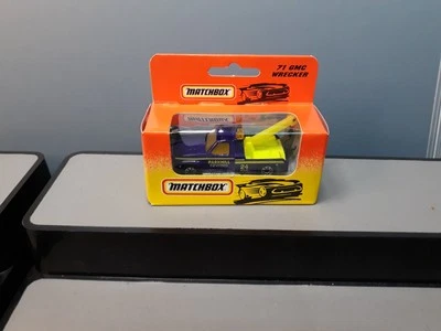 matchbox  GMC wrecker Parkhill towing no71 purple - Image 1 of 4