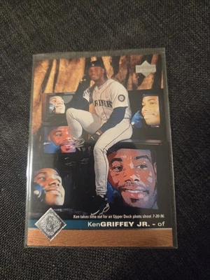Ken Griffey Jr. #175 Seattle Mariners 1997 cubierta superior Foto 1 de 2