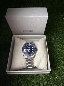 Reloj para hombre Seiko Prospex Solar Buzo esfera azul rayos de sol acero inoxidable SNE585 - Imagen 1 de 4