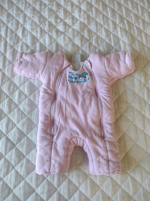 Pijama Baby Merlin Magic Rosa Talla Pequeña (3-6 meses) Doble Cremallera  Foto 1 de 4