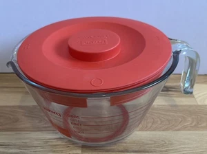 PYREX 8-Cup 64 Oz Glass Measuring Cup Mixing Bowl Red Letter w/ Lid Made in USA - Picture 1 of 9