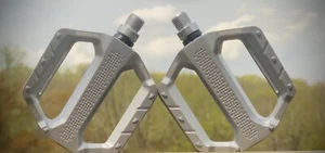 shimano PD EF 202 Flat Platform pedals precision bearings, NEW lightweight tough - Picture 1 of 5