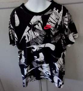 Boys Nike All Over Print-Youth Short Sleeve black/white sz M w pink swoosh - Picture 1 of 5