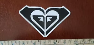 Vintage 90er Jahre ROXY HAWAII STRAND MÄDCHEN HERZ BLUME SURFEN SKATEBOARD NOS AUFKLEBER - Bild 1 von 1