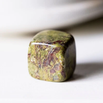 JASPE SANG DE DRAGON  Pierre roulée Lithothérapie Minéraux Cristaux Energie - Photo 1/4