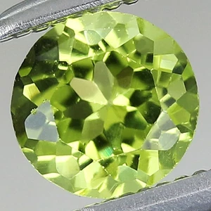 0.49ct t.w 4.9x4.9mm Round Natural Green Peridot Gemstone, Myanmar - Picture 1 of 4