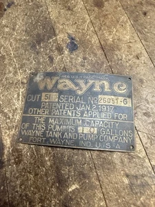Insegna Targa Targa Vintage PAT 1917 10 Galloni Wayne 519 Pompa Gas Visibile Ottone ID - Foto 1 di 12