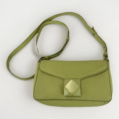 Bandolera de cuero Vince Camuto verde jugo de apio VC-IZQUIERDO -SCB ajustable Foto 1 de 4