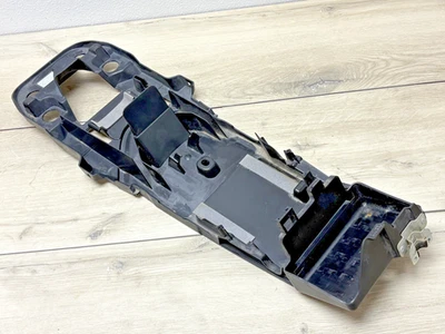 Bandeja de batería guardabarros superior trasero Suzuki 2008 2009 GSXR600 GSXR750 OEM 63111-37H00 Foto 1 de 4