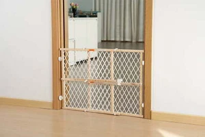 Parent's Choice Standard Wall Safety Gate, Fits 26" to 42" Wide - Picture 1 of 14