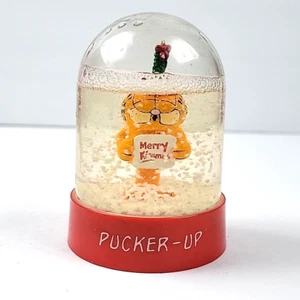 Vintage 1981 Enesco Garfield Snow Globe Waterball Merry Kissman Pucker Up - Picture 1 of 4
