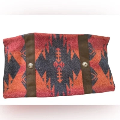 FUNDA DE ALMOHADA SOCORRO RÍO MADERA NUEVA SIN ETIQUETAS Foto 1 de 4