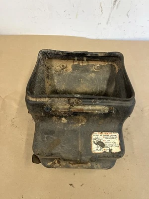 1984 Honda ATC200M Storage Bin Rear Compartment  B646 - Изображение 1 из 4