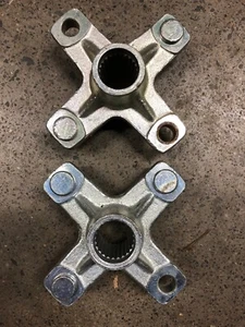 88-06 YAMAHA YFS200 YFS 200 BLASTER RIGHT REAR WHEEL HUBS SET 2XJ-25383-00-00 - Picture 1 of 3