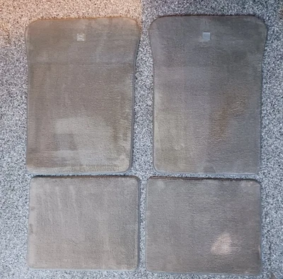 Комплект из 4 заводских серых напольных ковриков 1991-1996 Buick Park Ave LeSabre от оригинального производителя - Изображение 1 из 4