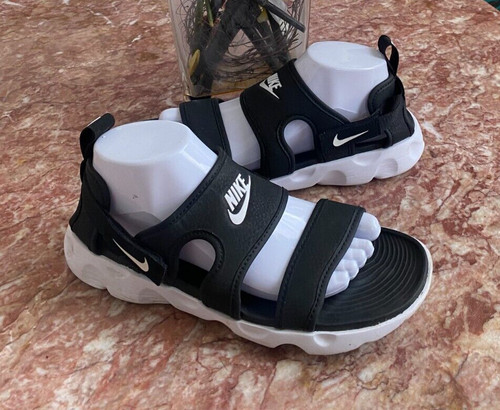 Sandali Nike Owaysis donna bianchi neri CK9283 002 taglia 8 ottime condizioni! $80