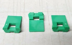 Lot of 3 Genuine Cummins Electrical 2-Terminal Plug Lock Wedges 3824015 Retainer - Bild 1 von 2