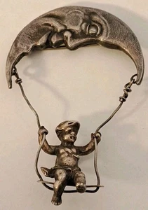 RARO ÁNGEL QUERUBÍN VICTORIANO ALADO plata esterlina oscilante bajo la luna creciente - Imagen 1 de 13
