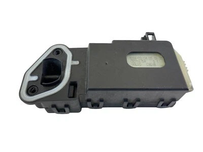Volvo S40 2004-2011 sedán 2,4 L llenado de combustible cerradura de puerta actuador motor 30716754 OEM Foto 1 de 4