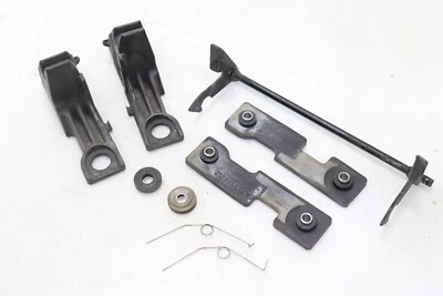 BMW R1200GS 2009 OEM asiento del pasajero trasero pestillo bloqueo montaje hardware Foto 1 de 4