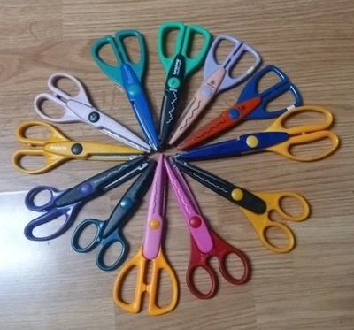 Lot of 12 Edging Scissors Scrapbook: Armada, ProvoCraft, Making Memories, The CM - Image 1 of 4