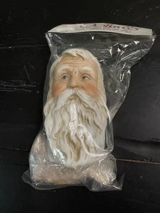 Muñecas 1993 porcelana cabeza y manos de Santa 3"" - Imagen 1 de 6