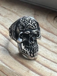 Mens Engraved Skull Ring Stainless Steel With Black Jewel Eyes Size 10 Skeleton - Picture 1 of 4