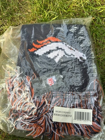 NFL Football Team Logo Warm Winter Reversible Denver Broncos Scarf And Gloves Cover