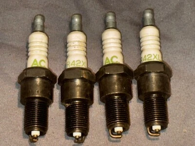 Juego de 4 bujías ACDelco originales R42XLS nuevas de stock Foto 1 de 2