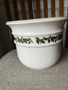 EUC Zanesville Stoneware OH Planter Pot Crock Holly Holiday Christmas Large 7” - Picture 1 of 6
