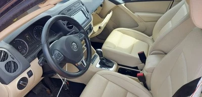 2011-2012 Volkswagen Tiguan Driver Steering Wheel Airbag Air Bag OEM - Image 1 of 4