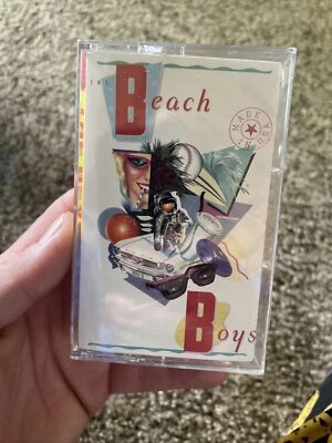 THE BEACH BOYS Made In U.S.A. (CASSETTE TAPE, 1986, Capitol Records) sealed!! - Imagem 1 de 4