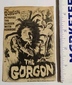 THE GORGON Vintage Magazin Werbung Ausschnitt / Hammer Filme / Gruseliges Poster Design! - Bild 1 von 1
