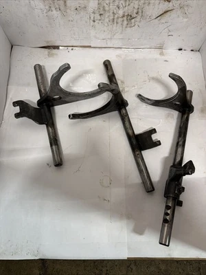 1998-2001 Honda CRV Shifter Forks Manual b20 awd - Image 1 of 3