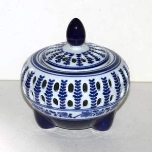 Bombay Company Porcelain Potpourri Container decor China blue vintage vase - Picture 1 of 8