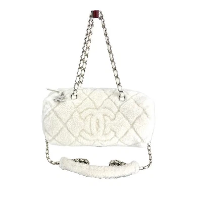 Bolso Bandolera Chanel Piel de Cordero Acolchado Blanco Bowler Foto 1 de 4
