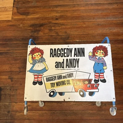 复古 20 世纪 70 年代 Raggedy Ann And Andy 推车/滚轮玩具箱 — 第 1/4 张图片